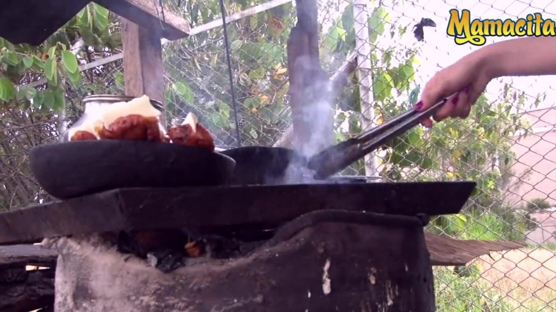 Mamacitaz super colombian meat vendor