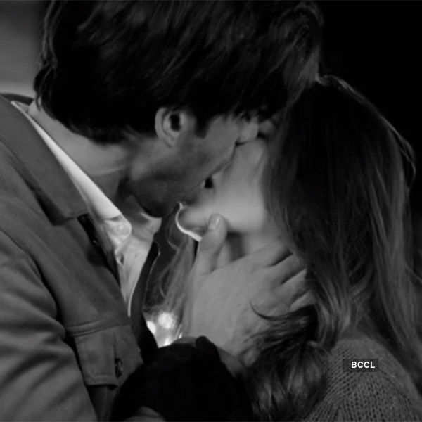 Robin H. reccomend kriti kharbanda kissing scene raaz