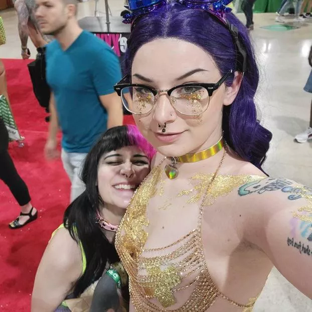 Rain D. reccomend goes exxxotica miami