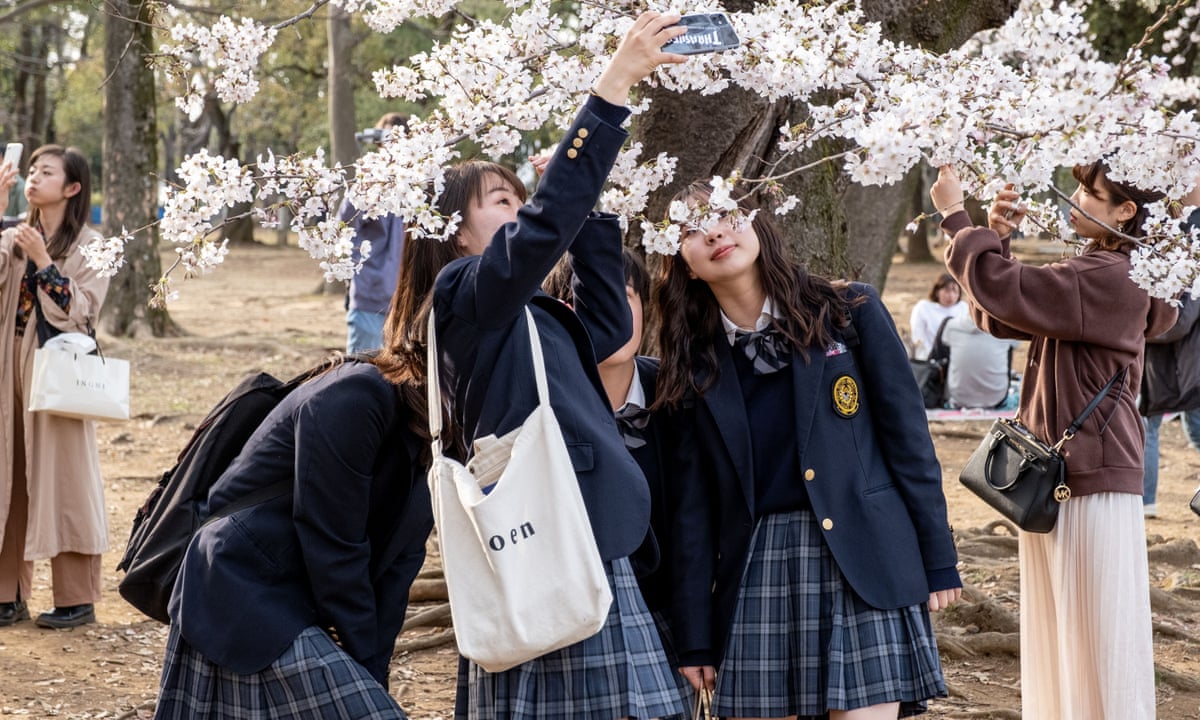 Asian cute schoolgirl shows everything